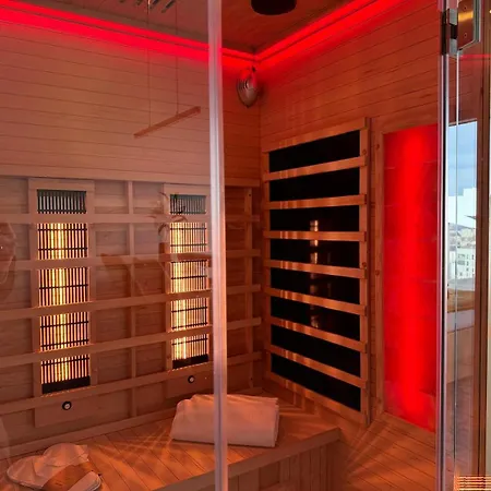 Apartment Sky Tower L Pietro 25 L Sauna Sanctuary *