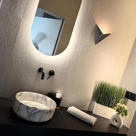 Apartment Sky Tower L Pietro 25 L Sauna Sanctuary *