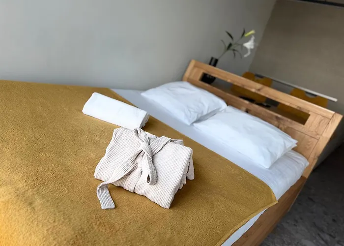 Sky Tower L Pietro 25 L Sauna Sanctuary * Katowice