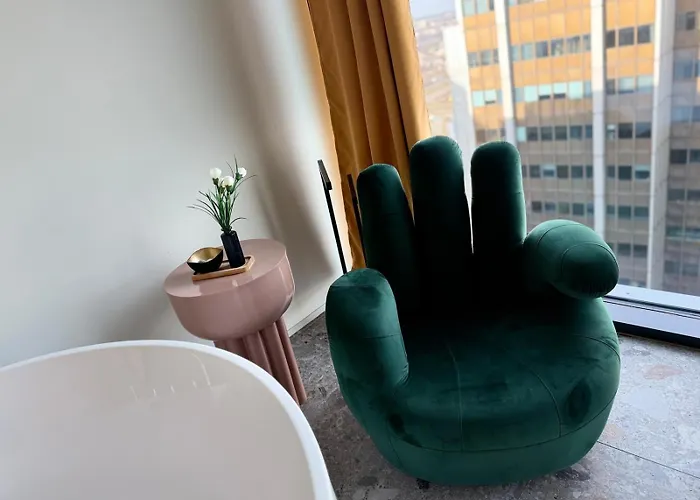 Sky Tower L Pietro 25 L Sauna Sanctuary * Katowice